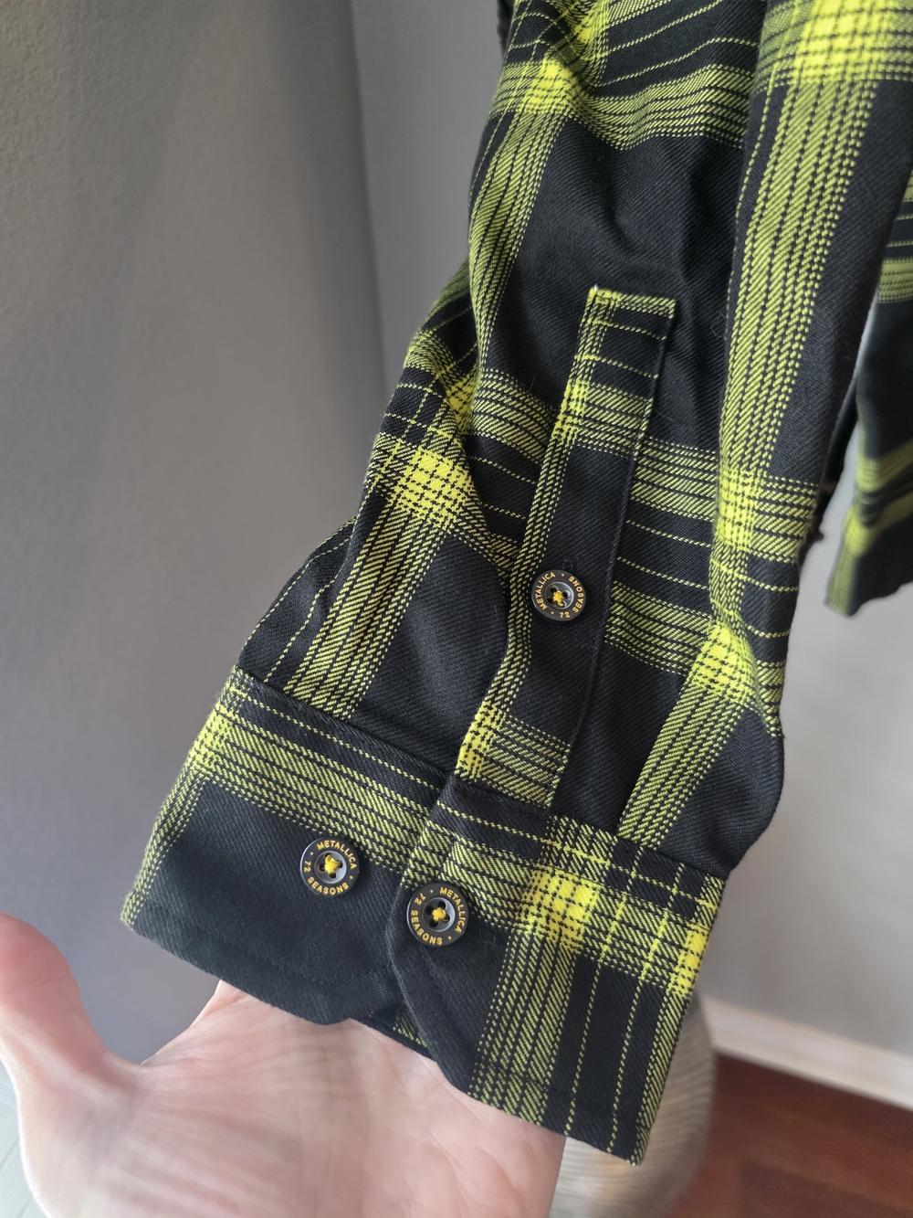Official Metallica Dixxon Flannel Men's Black & Yellow Collector's Item - Picture 8 of 13